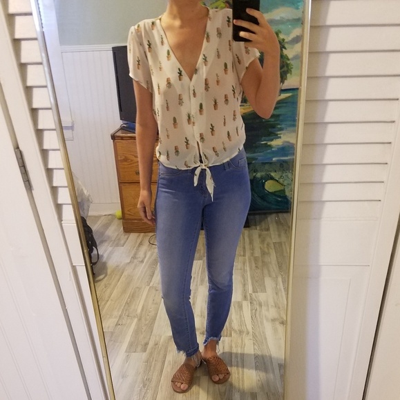 Forever 21 Cactus top - Picture 3 of 3